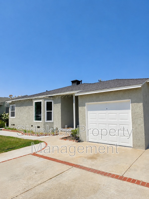 Photo - 11443 Dicky St