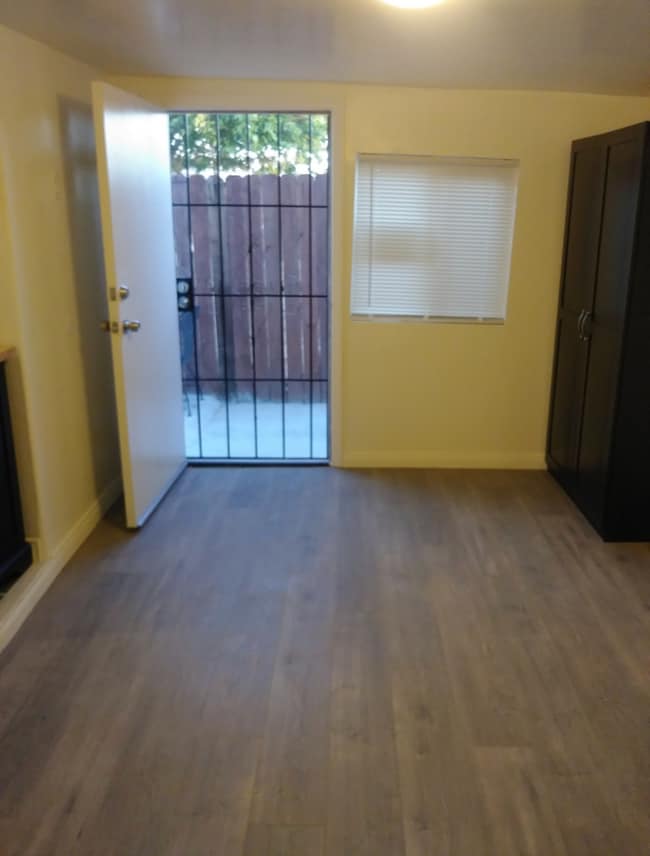 Photo - 1732 Englewood Dr Unit Studio