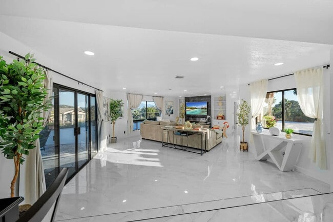 Photo - 14552 Skyline Truck Trail Unit ID1465023P