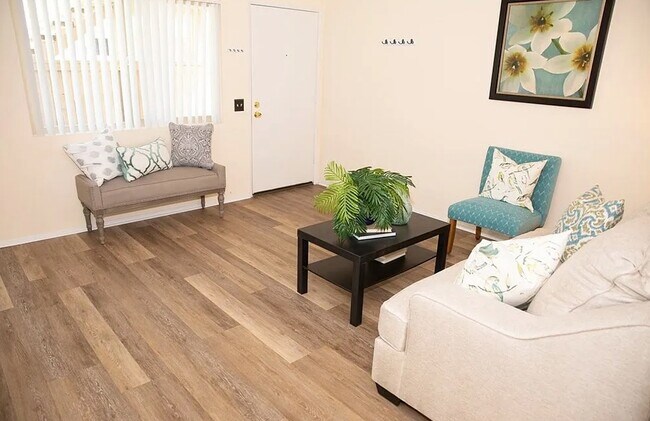 Photo - 638 Bridgeport Cir Unit 638 Bridgeport