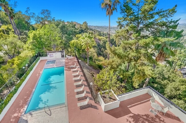 Building Photo - 4295 Vía Arbolada Unit #311