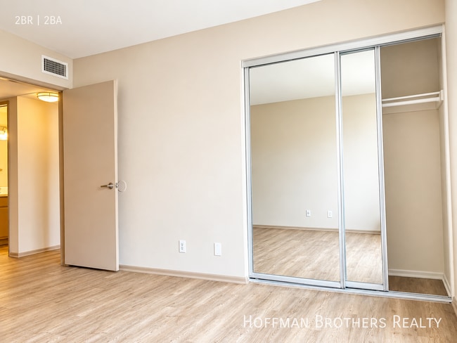 Photo - 3130 Bagley Ave Unit 209