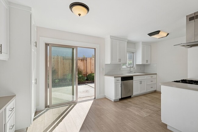 Photo - 2048 Garden Ln Unit B