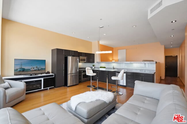 Photo - 1100 Wilshire Blvd Unit 3009