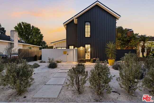 Building Photo - 4034 Coolidge Ave