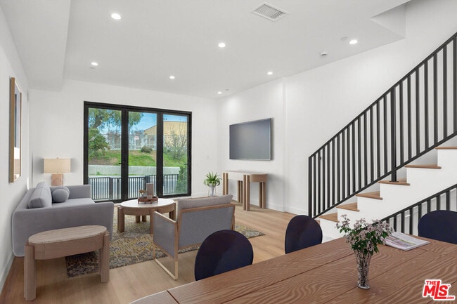 Photo - 1649 Selby Ave