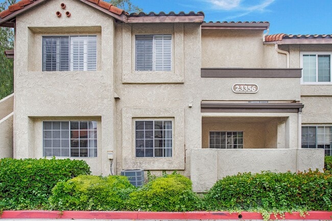 Beautifully Renovated 2 Bedroom 2 Bath Condo - Beautifully Renovated 2 Bedroom 2 Bath Condo