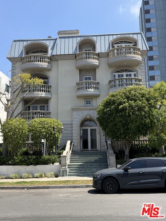 Building Photo - 9848 Vidor Dr Unit 101
