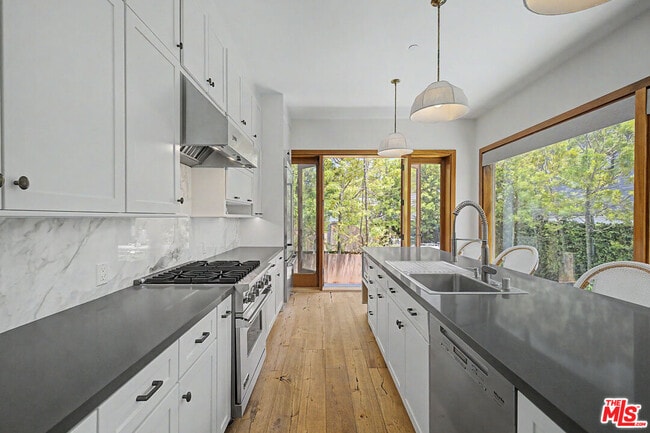 Photo - 1310 Riviera Ave
