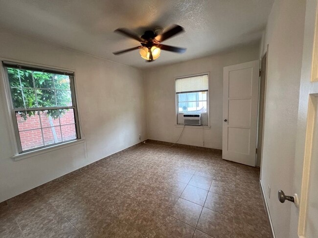 Photo - 6718 Comet St