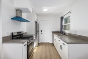 2BR, 1BA - 720SF - Kitchen - 715 E Garfield Ave