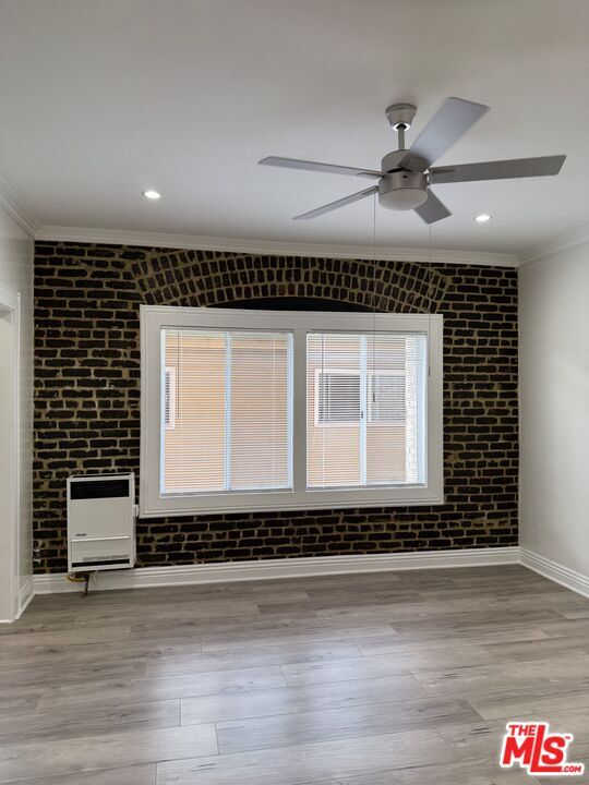 Building Photo - 738 S New Hampshire Ave Unit 207