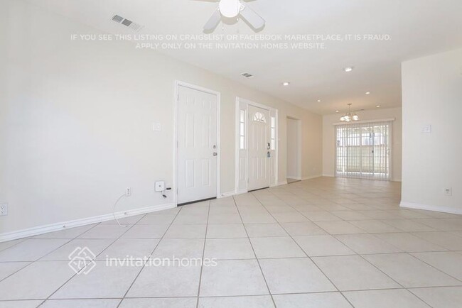 Photo - 17552 Cantara St