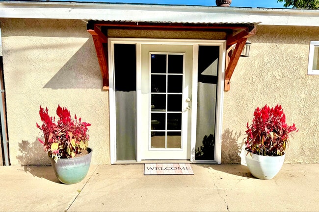 Building Photo - 564 13th St