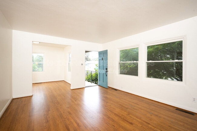 Photo - 4405 60th St