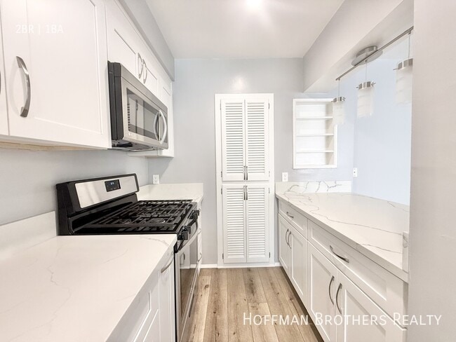 Photo - 1220 N Harper Ave Unit 10