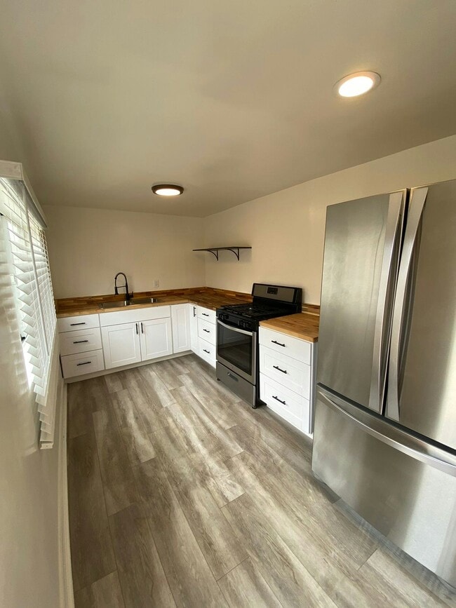 Photo - 3382 Eucalyptus Ave