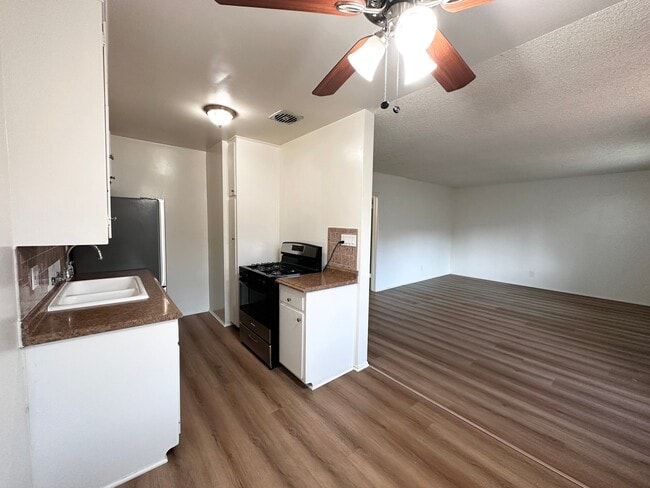 Building Photo - 516 Mar Vista Ave Unit 7