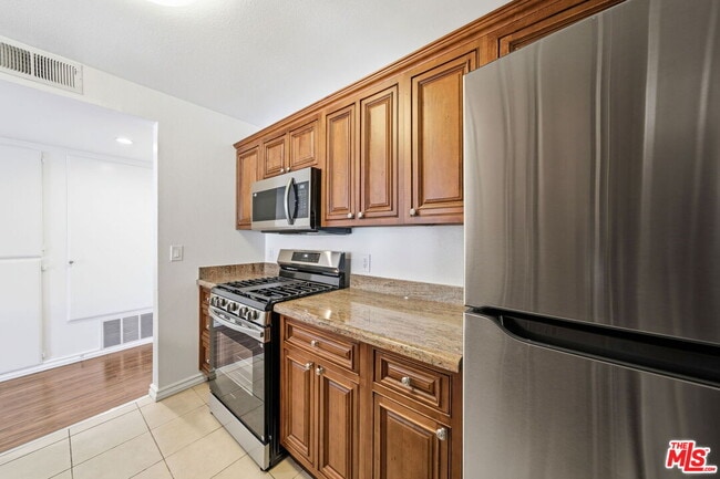 Photo - 909 Croft Ave Unit 305