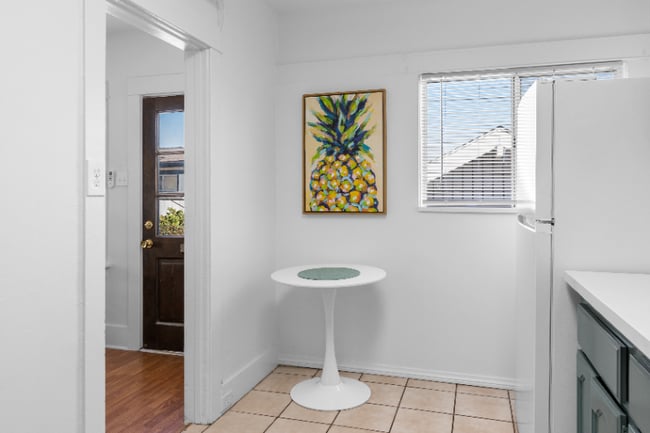 Photo - 1541 Linden Ave Unit 1541