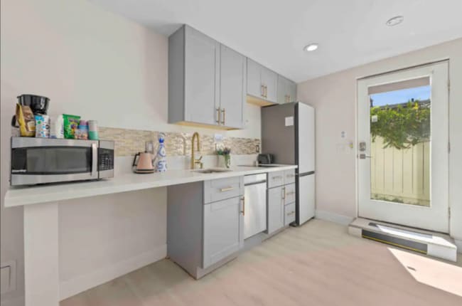 Photo - 4793 Appleton St