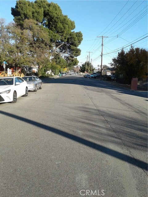 Photo - 924 W George St