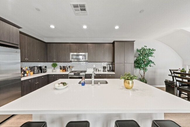 Photo - Love your life at Escaya in Chula Vista! 4Bed/2.5Ba attached garage home for rent
