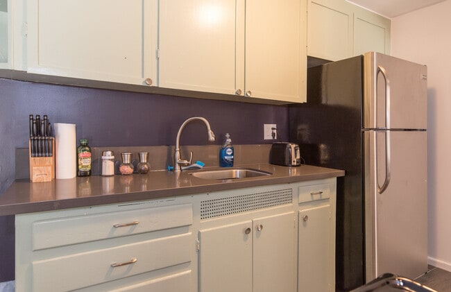 Photo - 1023 W 24th St Unit A