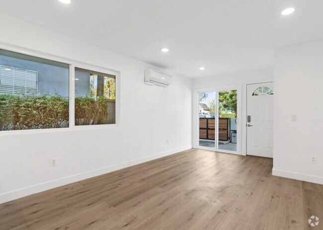 Building Photo - 1025 Pleasantview Ave Unit A Rental