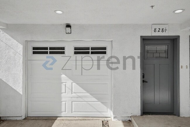 Building Photo - Unit