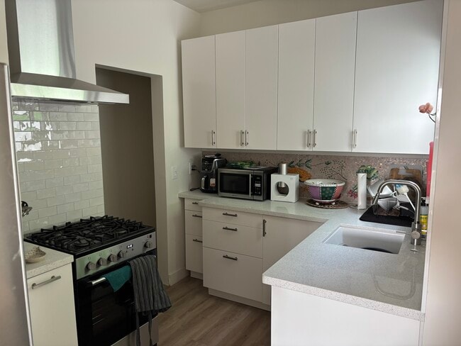 New IKEA kitchen , new flooring , new windows throughout - 2109 1/2 W 54th St Apartments Unit 2109 W 54th