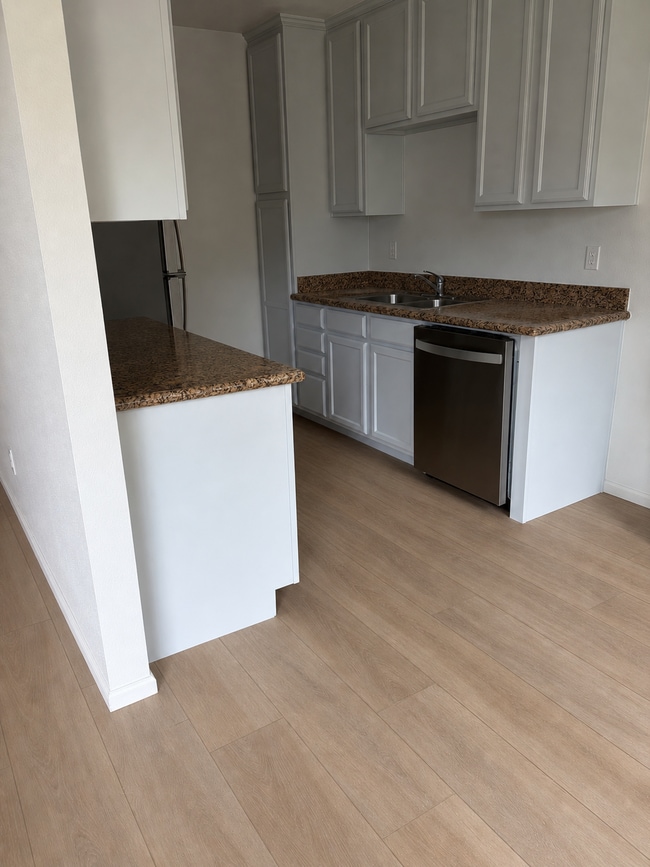Photo - 1240 N Broadway Unit 31