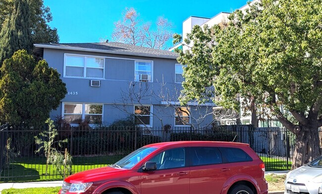 Building Photo - 1435 S Wooster St Rental