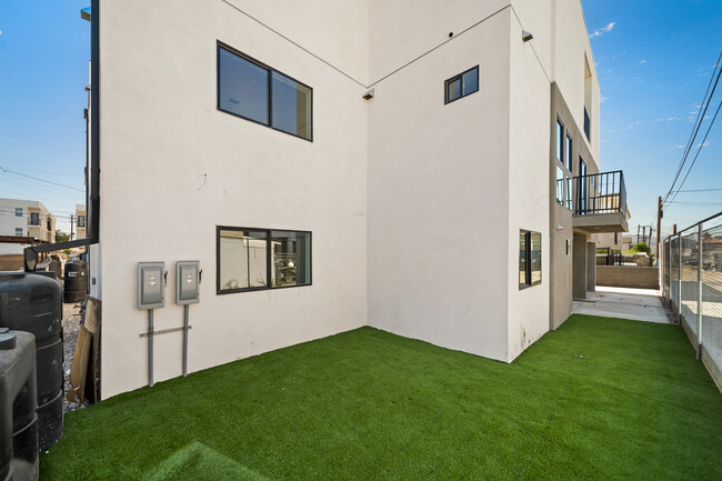 Photo - 6049 Craner Ave