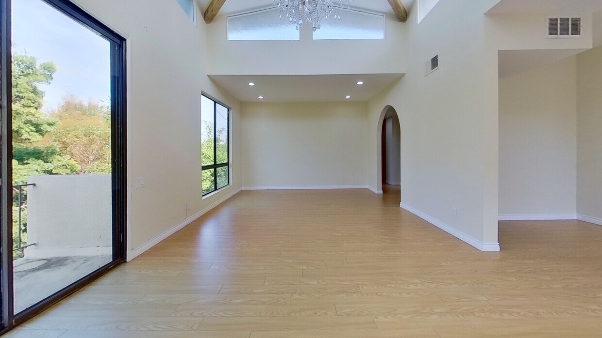 3D Tour - 2175 S Beverly Glen Blvd Unit 406