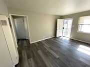 Photo - Nice 1B/1B in South Wrigley available now! Unit 10