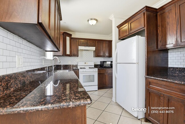 Photo - 1614 W 39th Pl