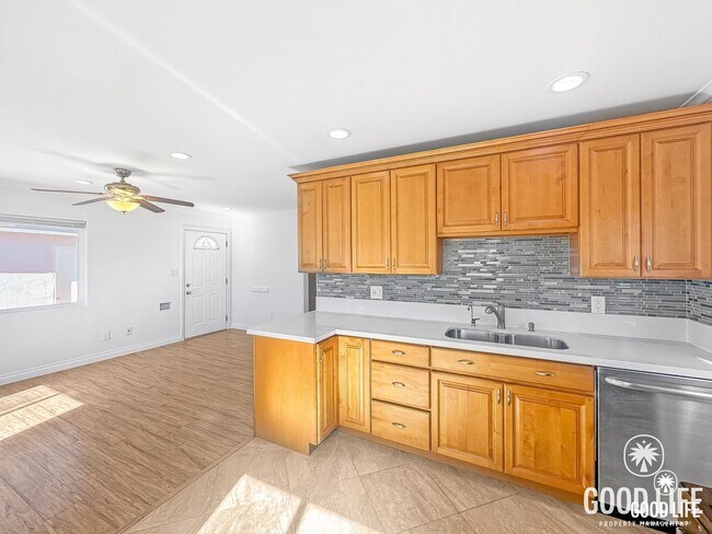 Photo - Fond Du Lac Ave Unit 4134