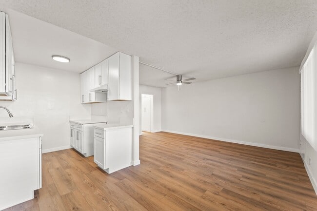 Photo - 3205 W 60th St Unit 13