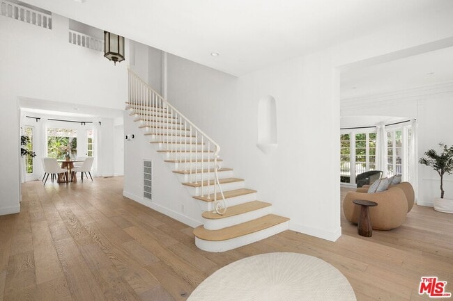 Photo - 712 N Rodeo Dr