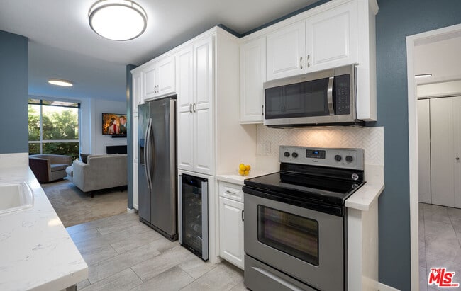 Photo - 927 Kings Rd Unit 317