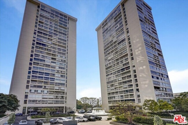 Building Photo - 2220 Ave of the Stars Unit 2704 Rental