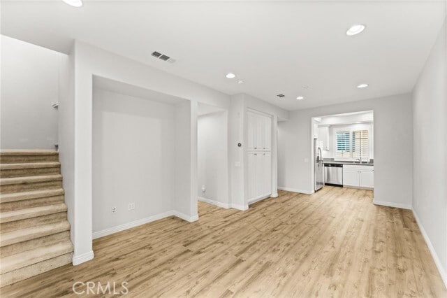 Building Photo - 64 Full Moon