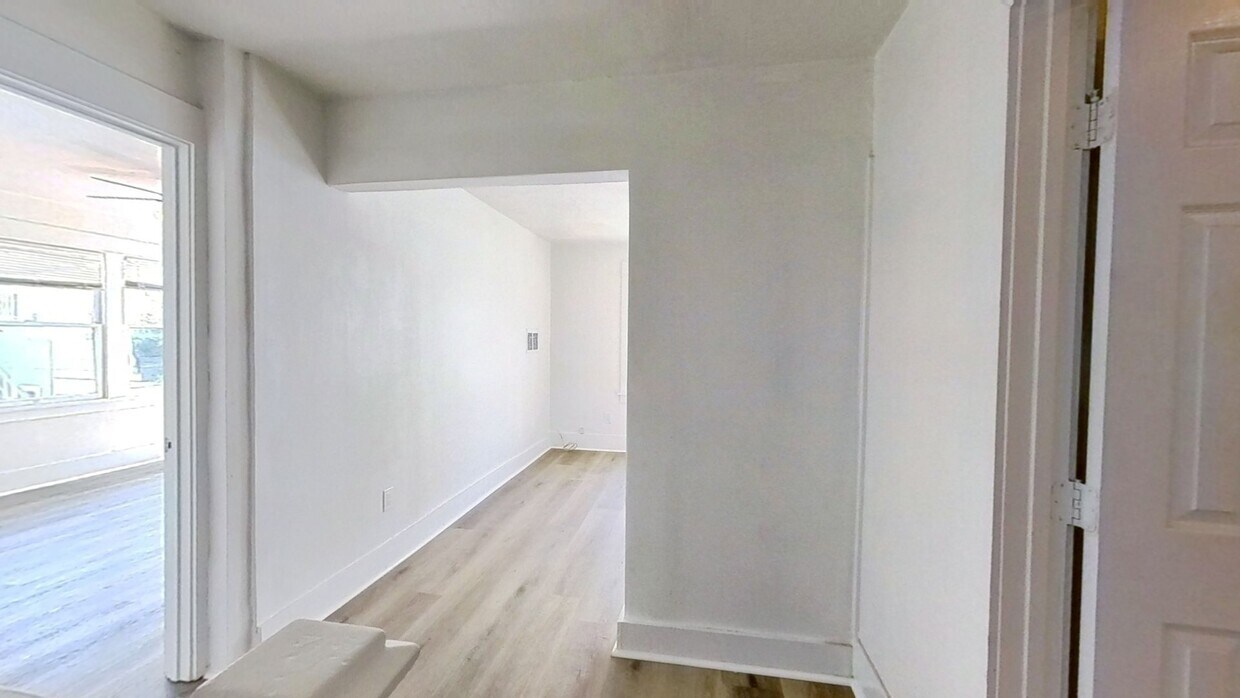 3D Tour - 419 N Virginia Ct Condo
