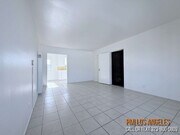 Photo - 943 W 68th St