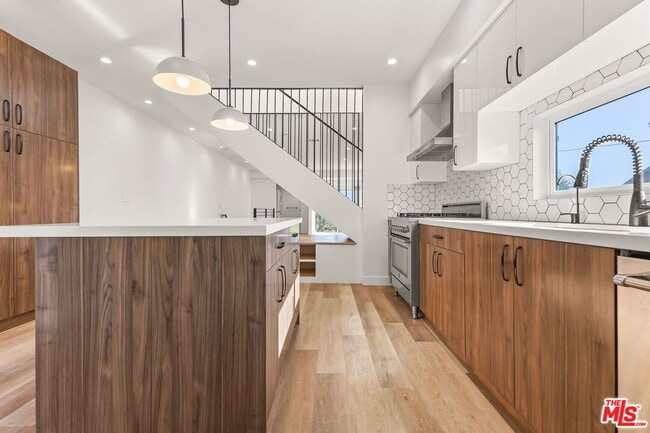 Photo - 803 N Harvard Blvd Unit 1