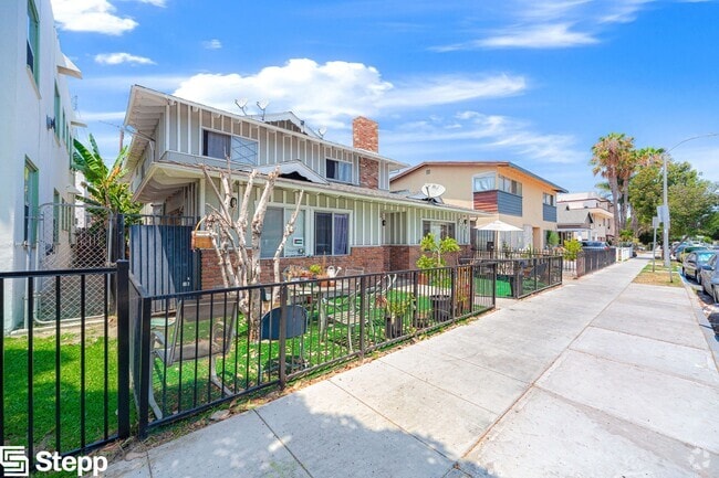 Building Photo - 811 Gardenia Avenue Rental