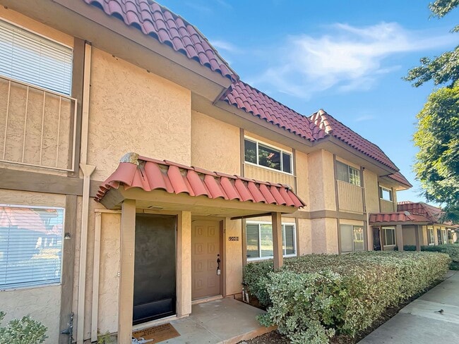 Building Photo - Great 2B/1BA Townhome in Escondido!
