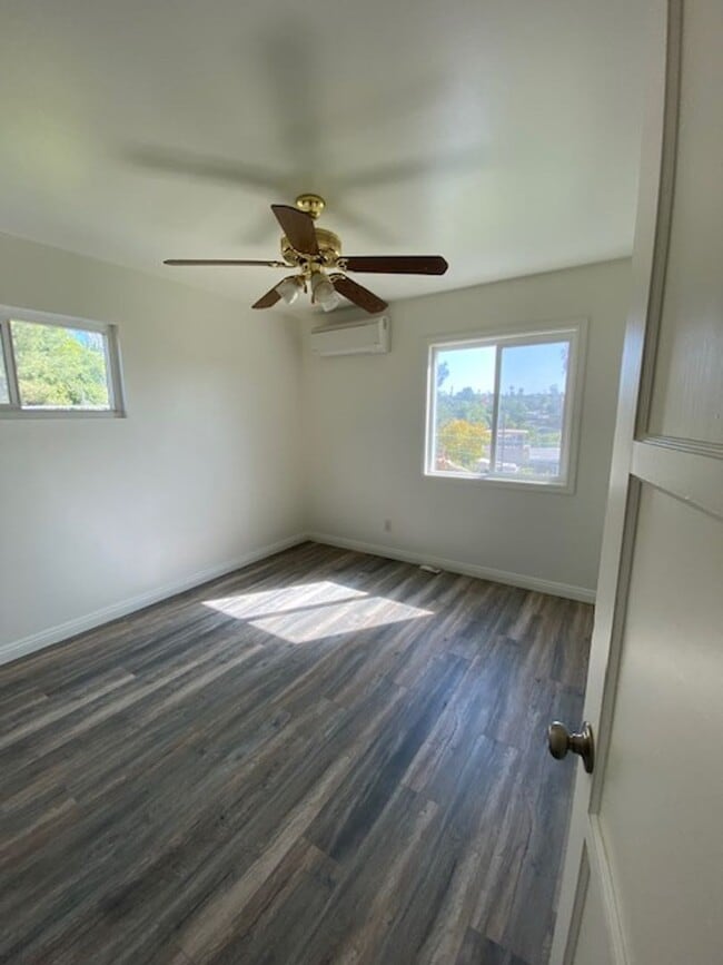 Building Photo - MANO Unit 6131