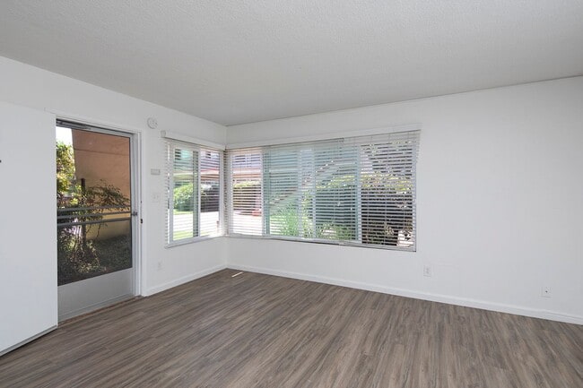 Photo - Beautifully Remodeled 2 BR in South Park Unit 3062